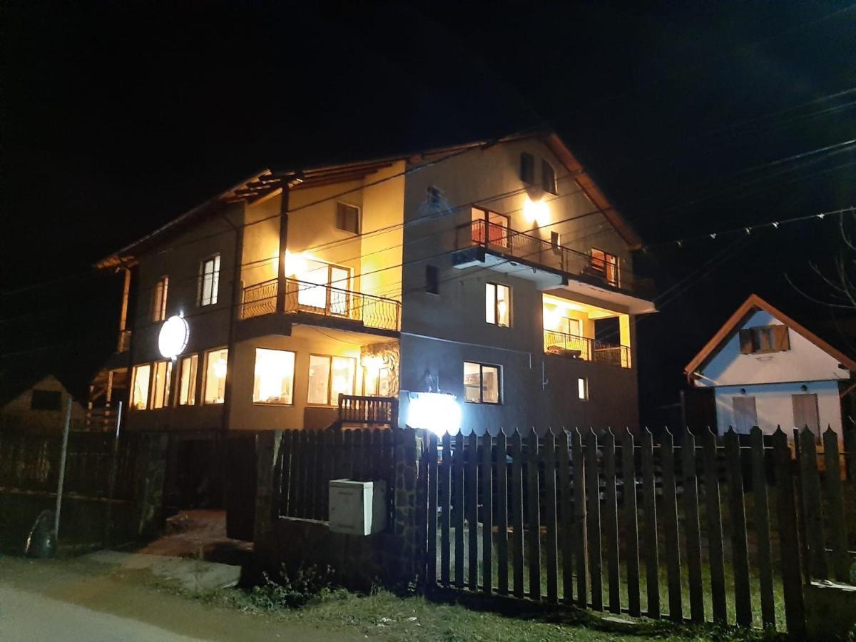 Pensiunea Montan Din Bran,Sat Simon Spa Indoor Μπραν Εξωτερικό φωτογραφία