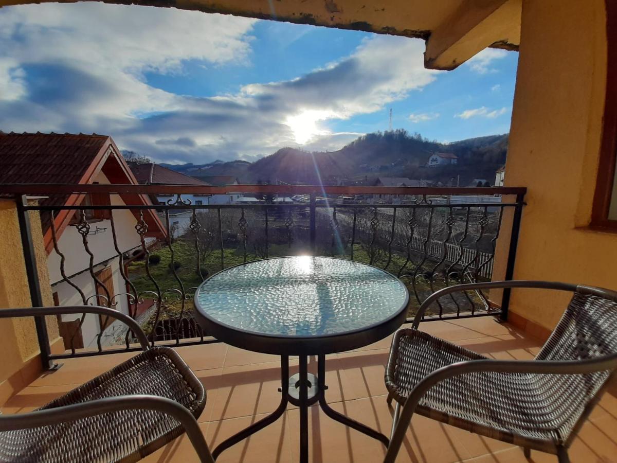 Pensiunea Montan Din Bran,Sat Simon Spa Indoor Μπραν Εξωτερικό φωτογραφία
