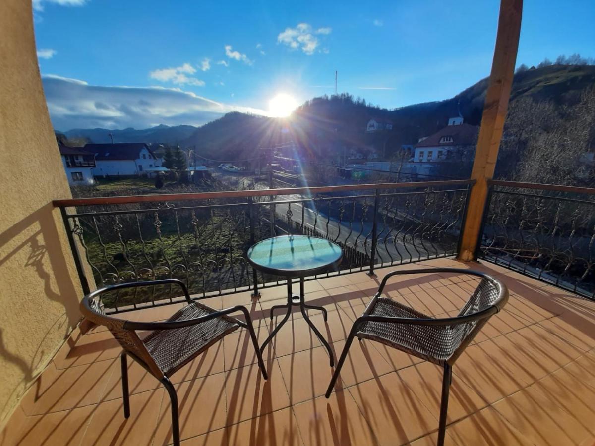 Pensiunea Montan Din Bran,Sat Simon Spa Indoor Μπραν Εξωτερικό φωτογραφία