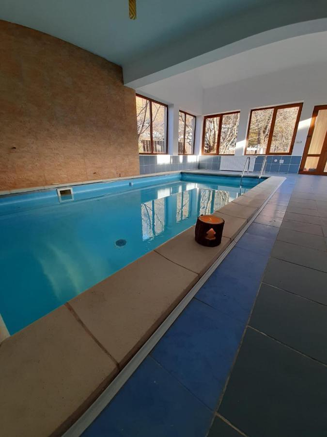 Pensiunea Montan Din Bran,Sat Simon Spa Indoor Μπραν Εξωτερικό φωτογραφία