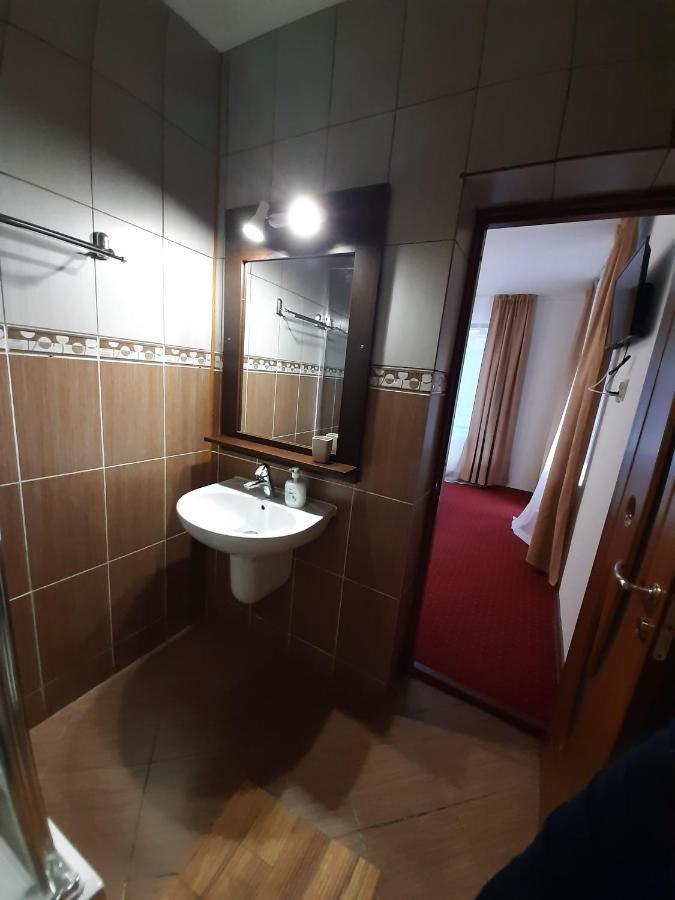 Pensiunea Montan Din Bran,Sat Simon Spa Indoor Μπραν Εξωτερικό φωτογραφία
