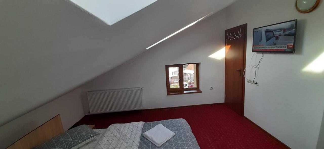 Pensiunea Montan Din Bran,Sat Simon Spa Indoor Μπραν Εξωτερικό φωτογραφία
