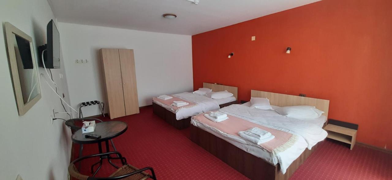 Pensiunea Montan Din Bran,Sat Simon Spa Indoor Μπραν Εξωτερικό φωτογραφία