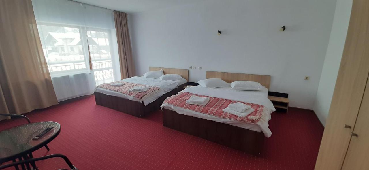 Pensiunea Montan Din Bran,Sat Simon Spa Indoor Μπραν Εξωτερικό φωτογραφία