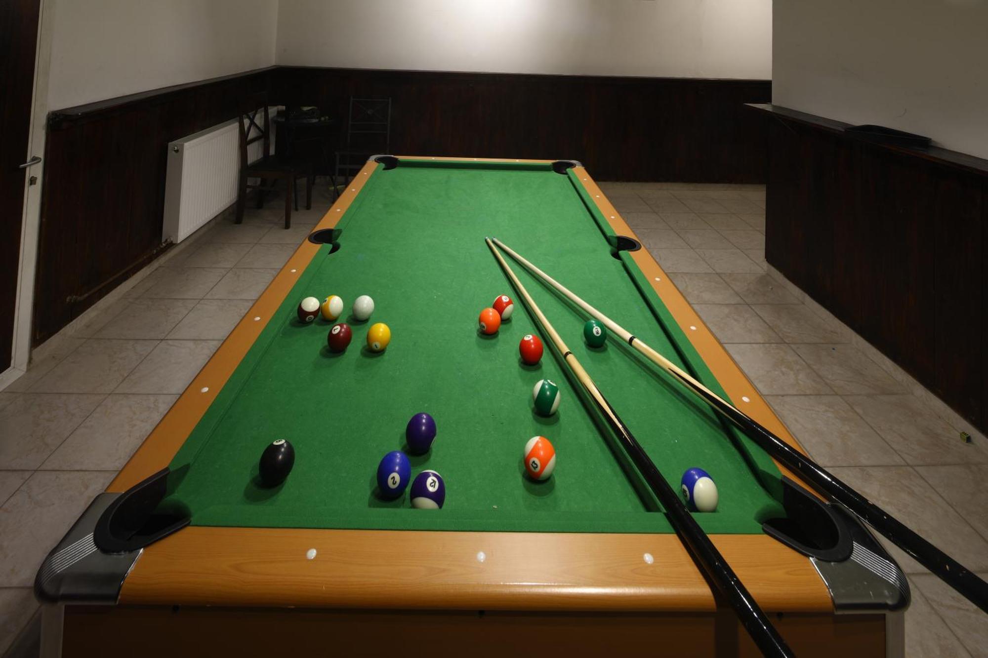 Pensiunea Montan Din Bran,Sat Simon Spa Indoor Μπραν Εξωτερικό φωτογραφία