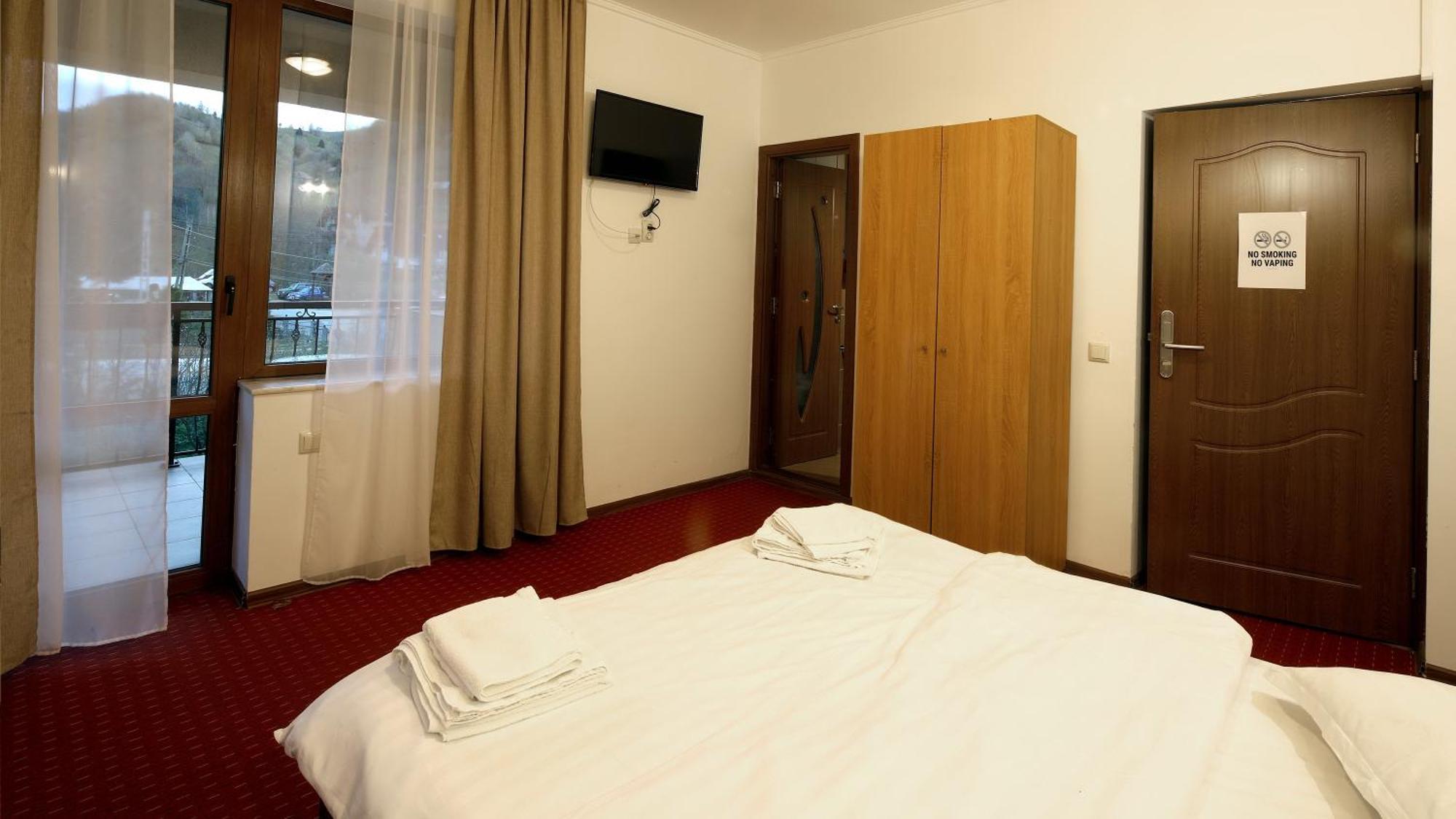 Pensiunea Montan Din Bran,Sat Simon Spa Indoor Μπραν Εξωτερικό φωτογραφία