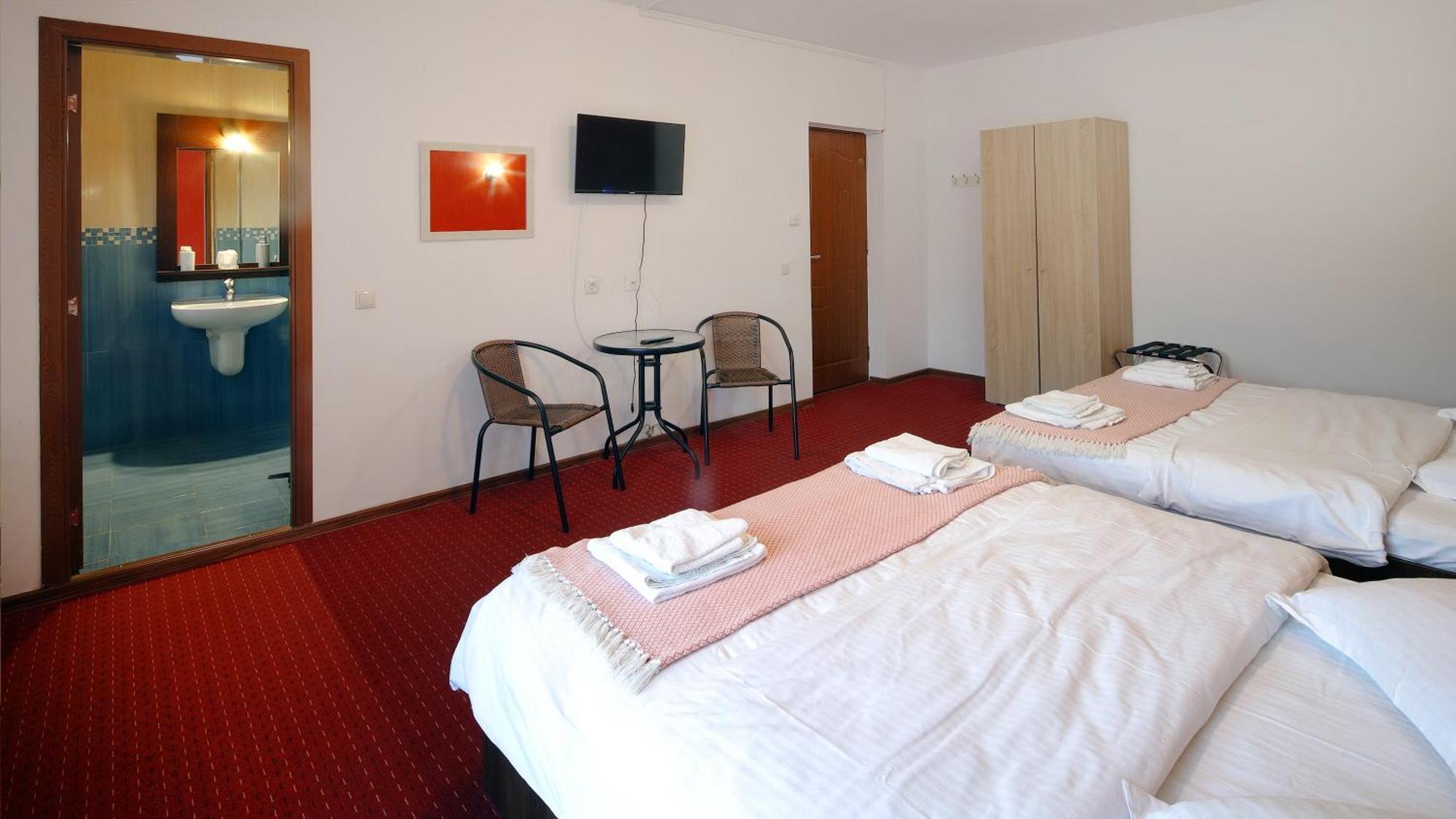 Pensiunea Montan Din Bran,Sat Simon Spa Indoor Μπραν Εξωτερικό φωτογραφία