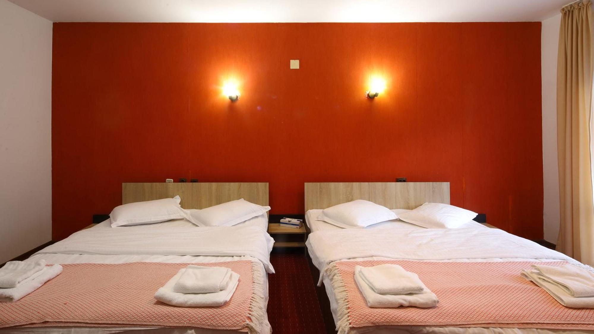 Pensiunea Montan Din Bran,Sat Simon Spa Indoor Μπραν Εξωτερικό φωτογραφία
