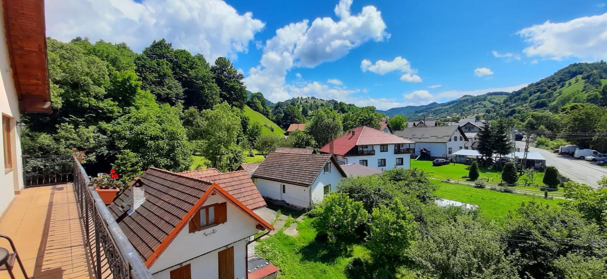 Pensiunea Montan Din Bran,Sat Simon Spa Indoor Μπραν Εξωτερικό φωτογραφία