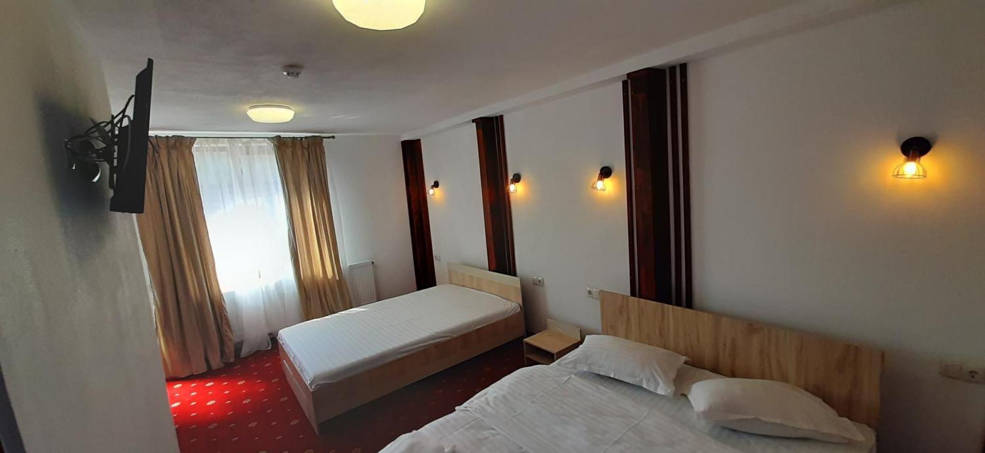 Pensiunea Montan Din Bran,Sat Simon Spa Indoor Μπραν Εξωτερικό φωτογραφία