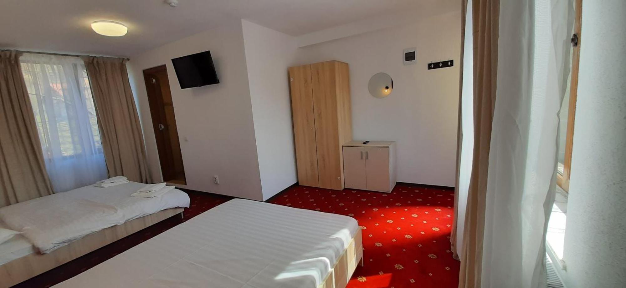 Pensiunea Montan Din Bran,Sat Simon Spa Indoor Μπραν Εξωτερικό φωτογραφία